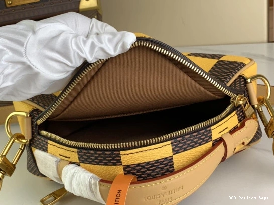 Aaa replica ru LOUIS VUITTON Chess Messenger-24*24*8CM 0715